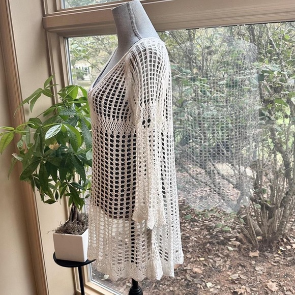 Ivory Crochet bell sleeves top / swim coverup - Picture 4 of 7